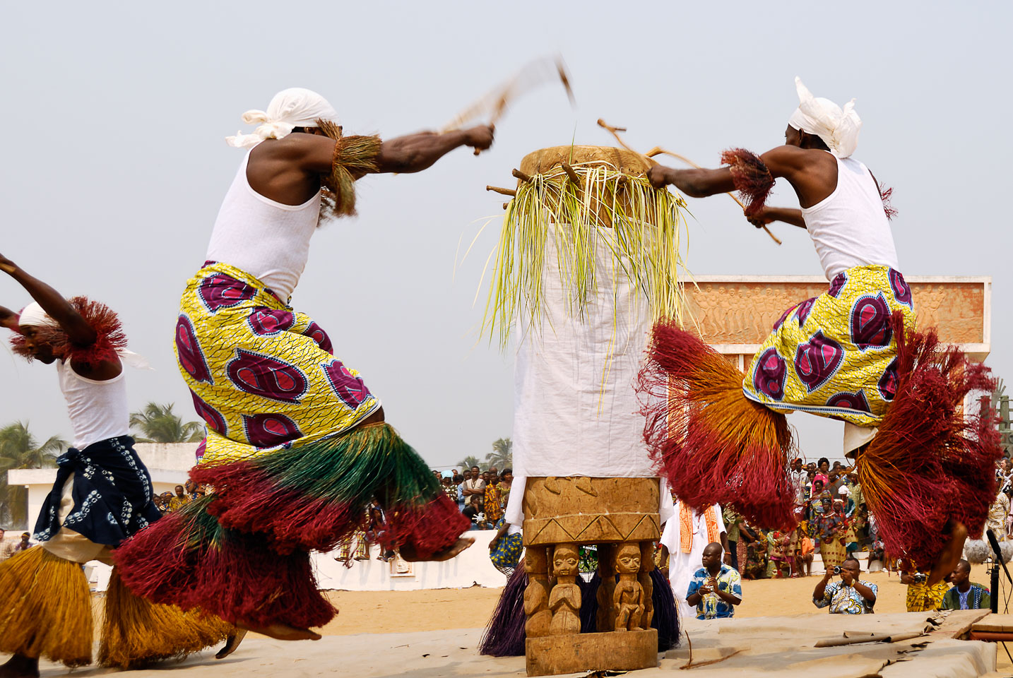 TB071026-The-flying-drummers-.jpg