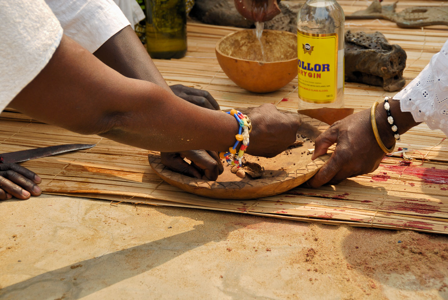 TB071039-Preparing-offerings.jpg