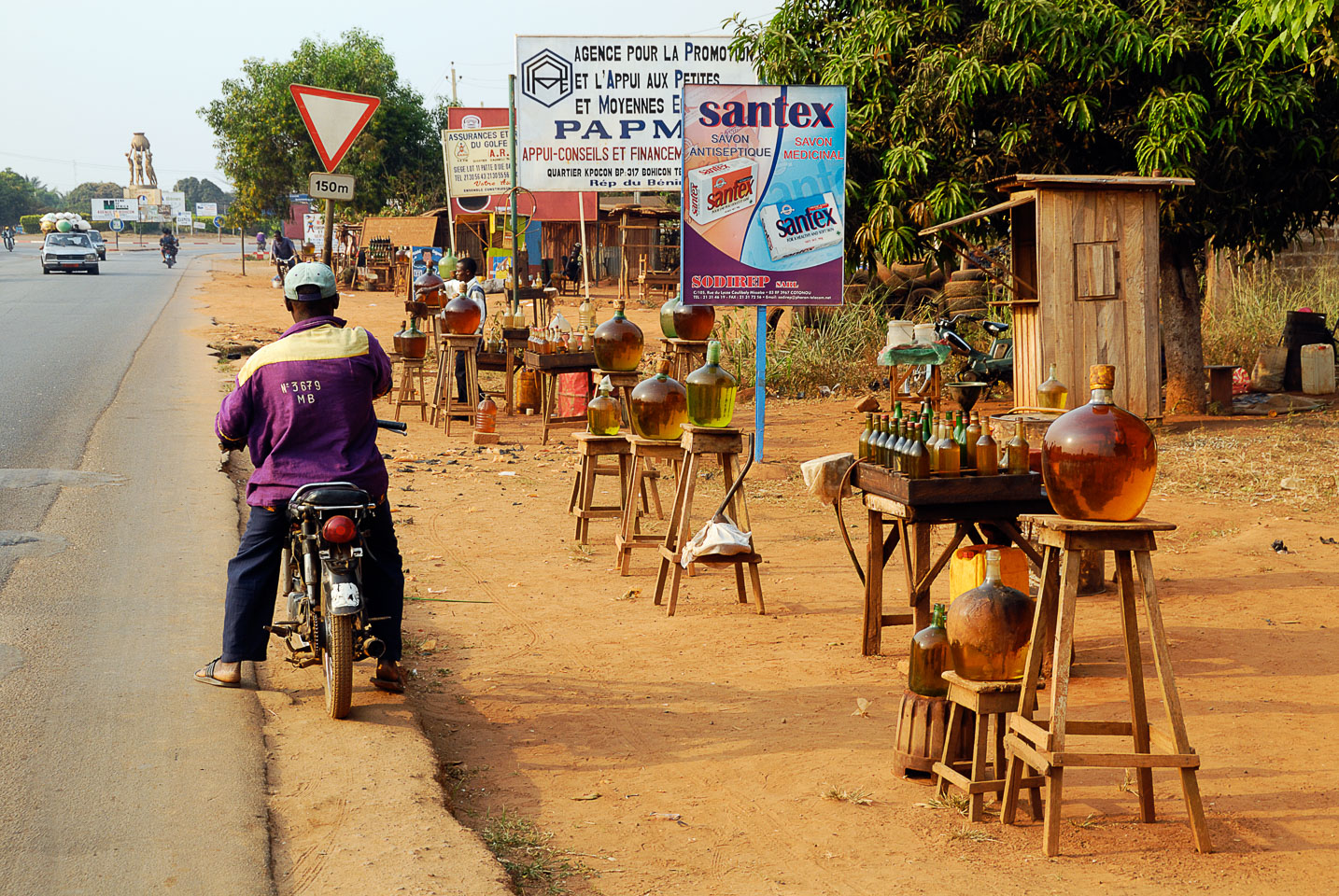 TB070762-Roadside-gasoline-sales.jpg