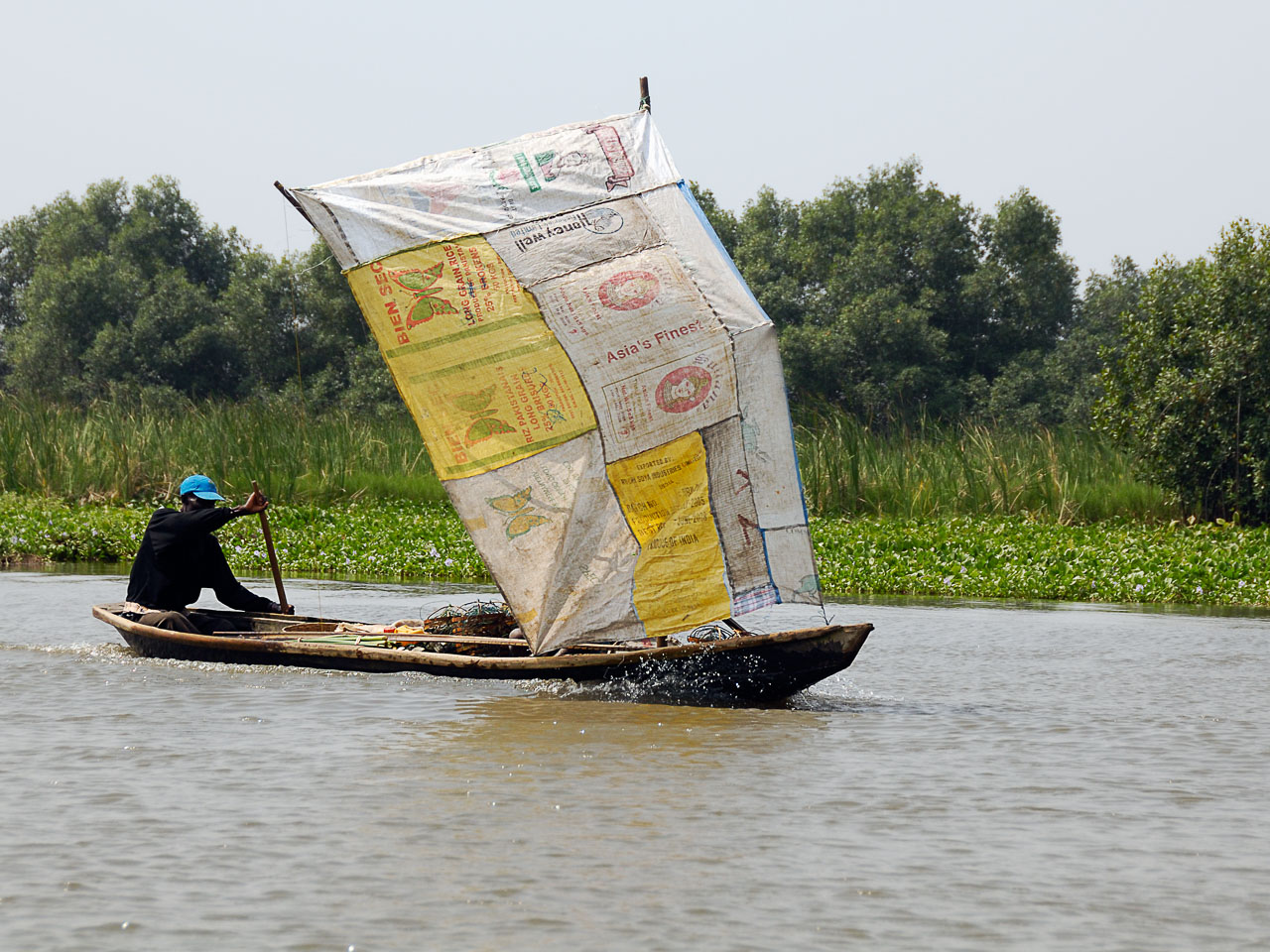 TB070905-On-the-river-to-Ganvie.jpg