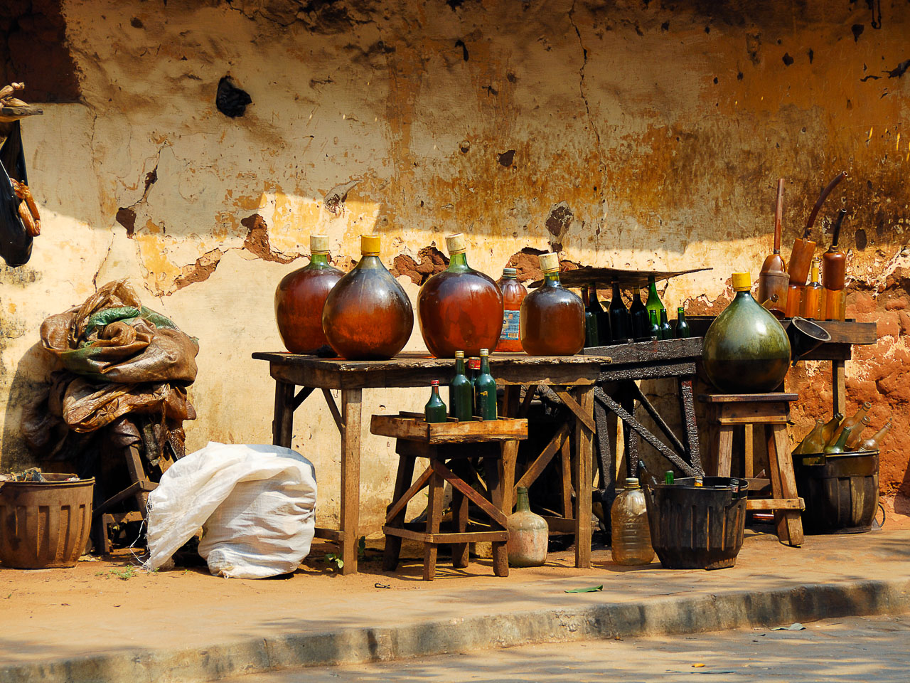 TB070969-Porto-Novo-gasoline-shop.jpg