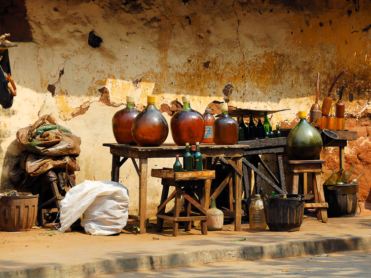 TB070969-Porto-Novo-gasoline-shop.jpg