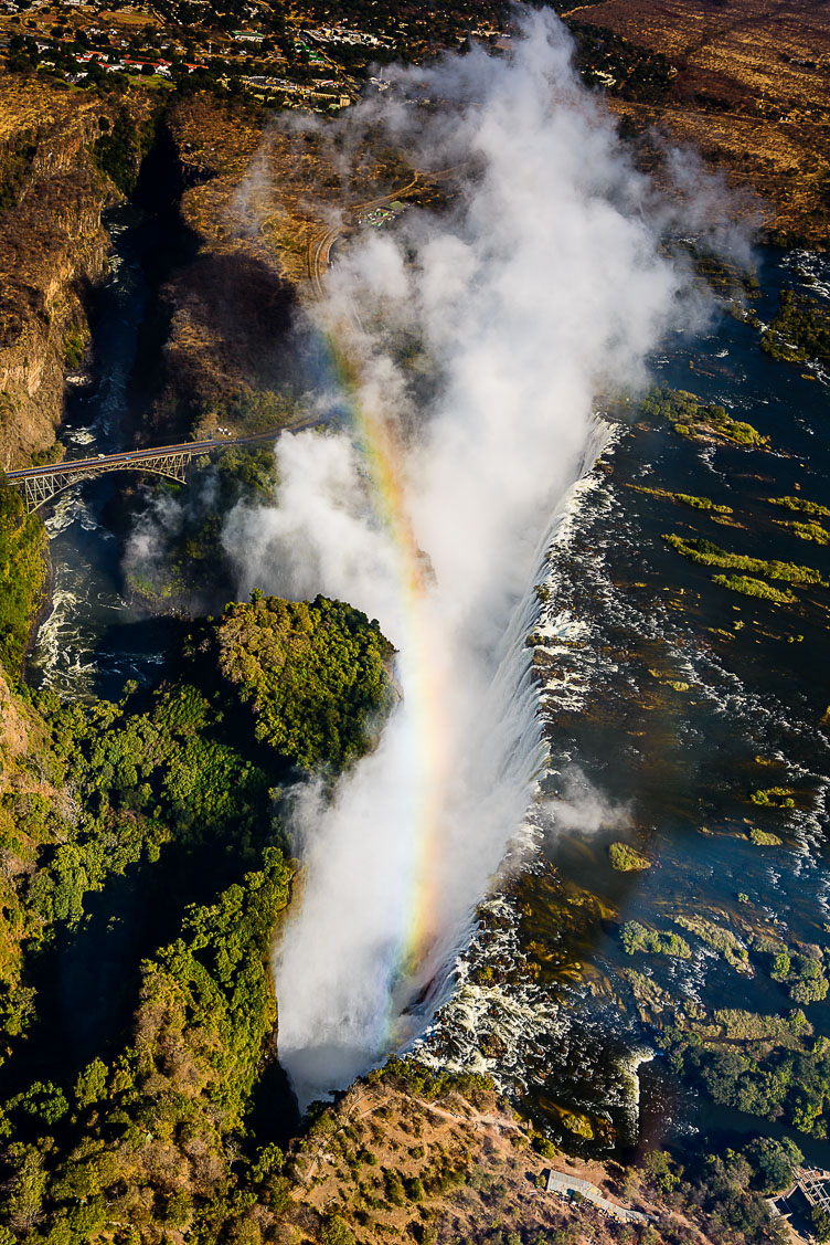 Victoria Falls from the air ZA131813-Victoria-Falls-from-the-air.jpg