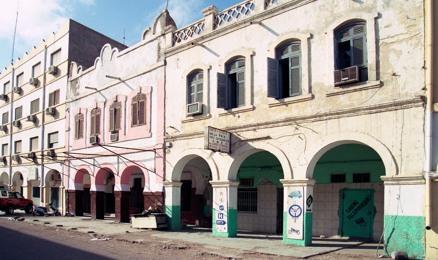 DJ05012-A-quit-afternoon-in-Djibouty-City.jpg