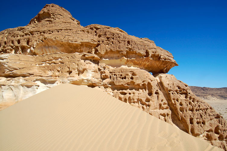 EG05035-Architectural-rock-formation.jpg