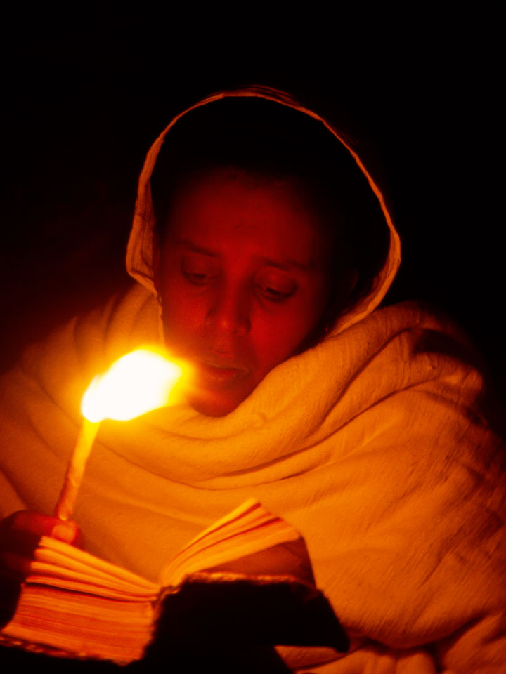 ET05008-Leddet-at--Lalibela-Pilgrim-reading-the-bible.jpg