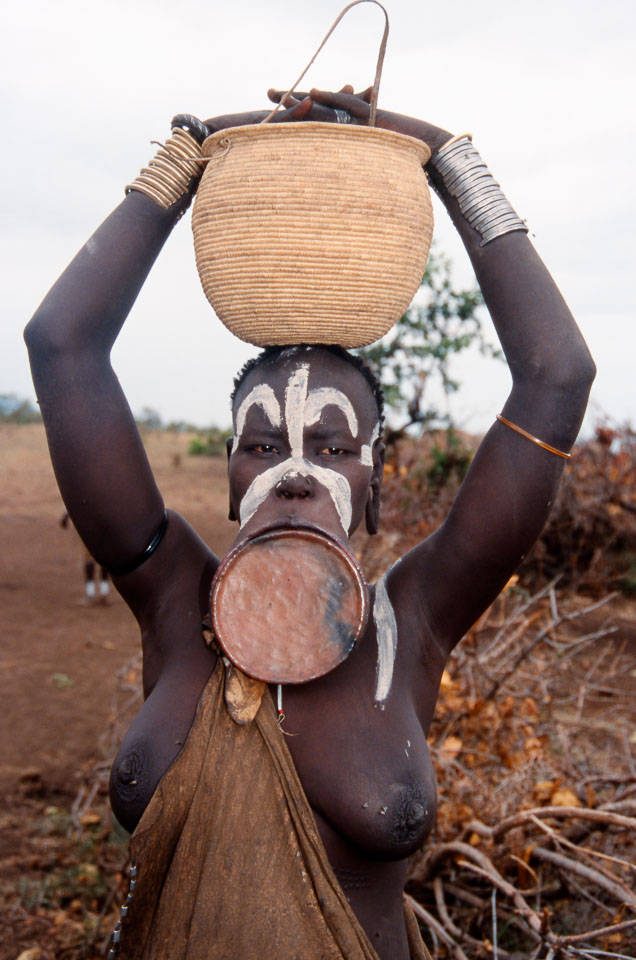 ET05188-Mursi-woman-in-Mago-NP.jpg