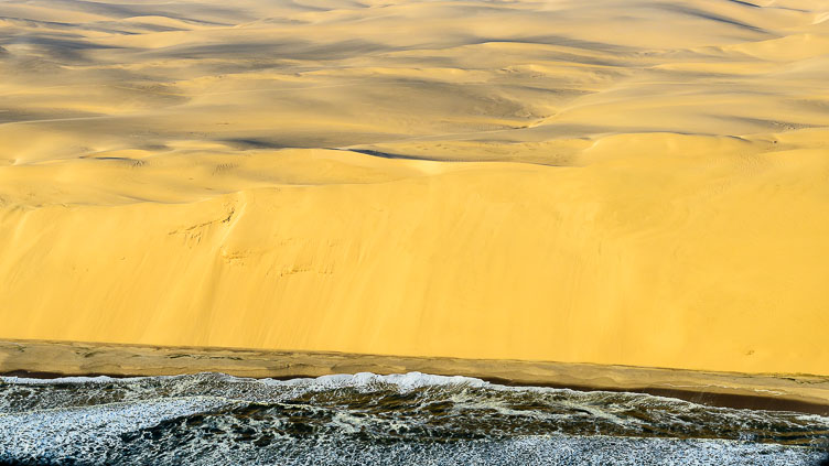 The wall ZA131011-The-wall.jpg