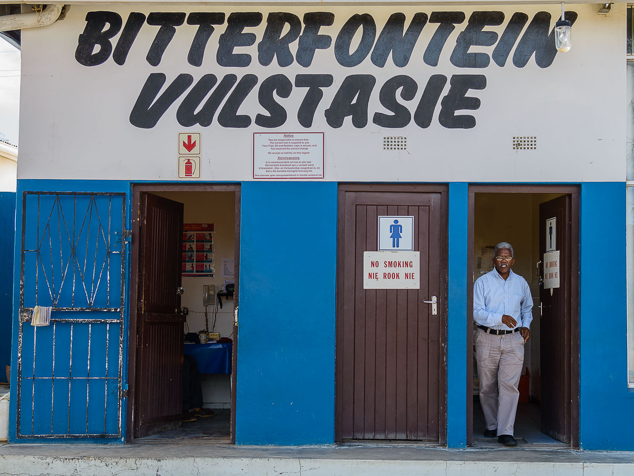 ZA130431-Gasoline-Station-at-Bitterfontijn.jpg