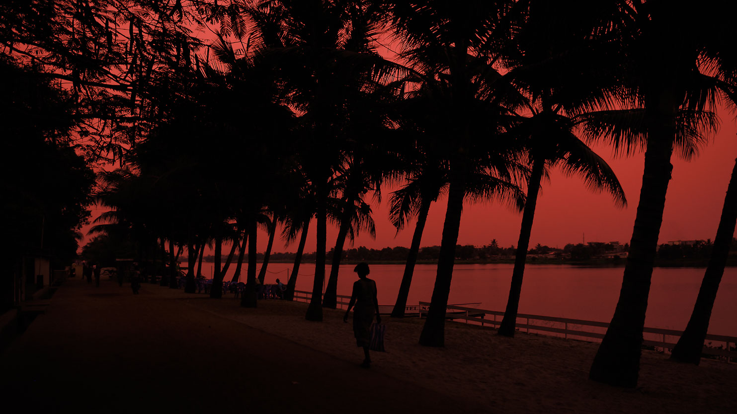 TB070042-An-african-sunset-in-Lome.jpg