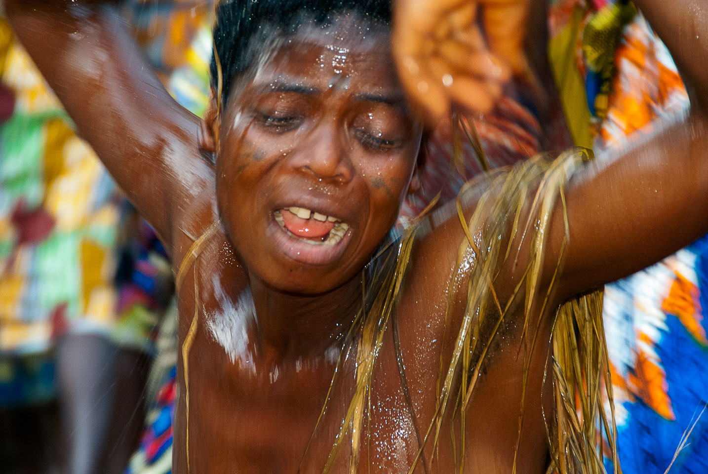 TB070131E-Woman-in-trance-during-dance-in-Avidji-Togo.jpg