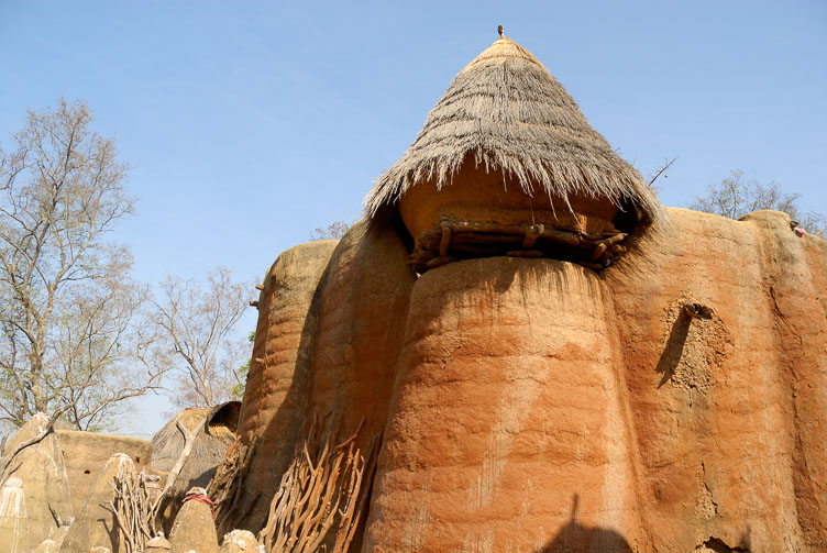Traditional houses of the Taberma Valley TB070570-Traditional-houses-of-the-Taberma-Valley.jpg