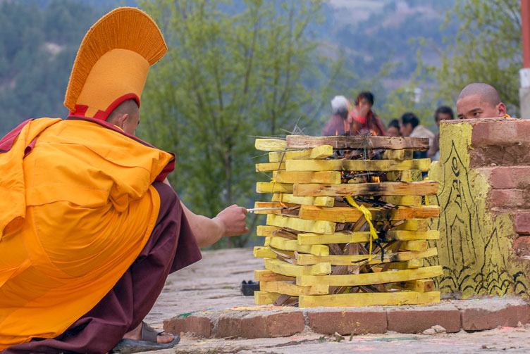 SB06609-Lighting-the-fire-near-the-end-of-the-ritual.jpg