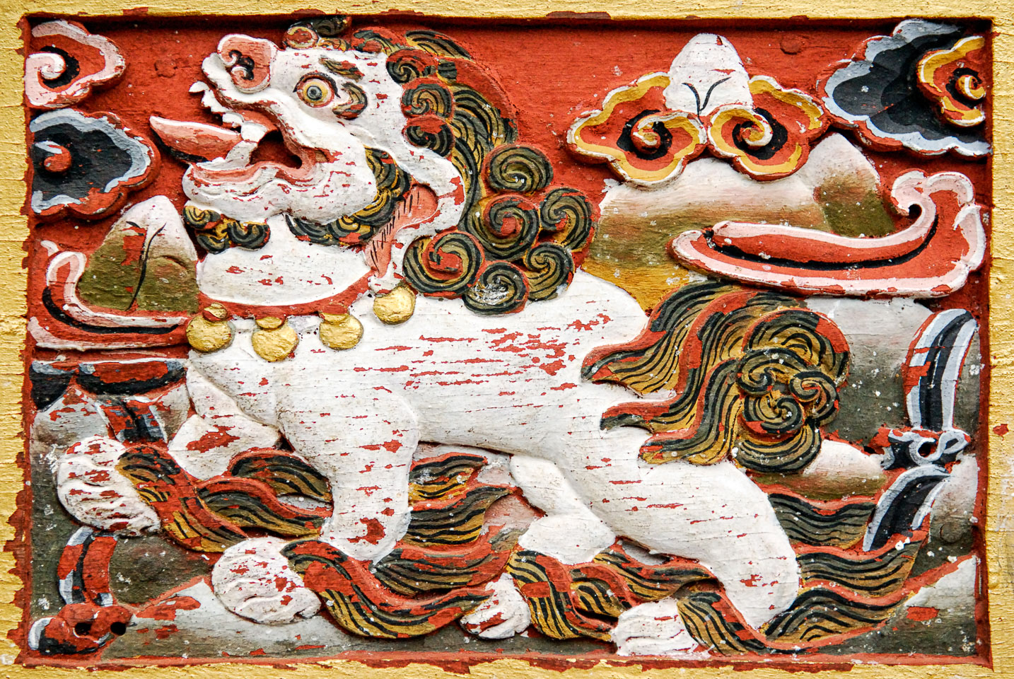 SB06435-Carving-at-Trashi-Chhoe-Dzong-in-Timpu-Bhutan.jpg