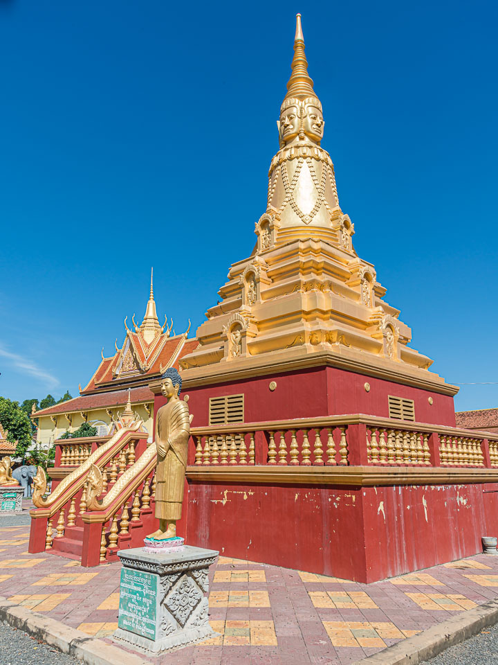 CA170607-Colored-Pagoda-in-Kompong-Cham.jpg