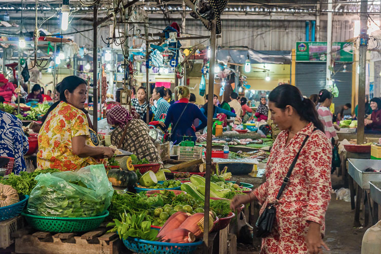 CA170750-Kompong-Cham-Covered-market.jpg