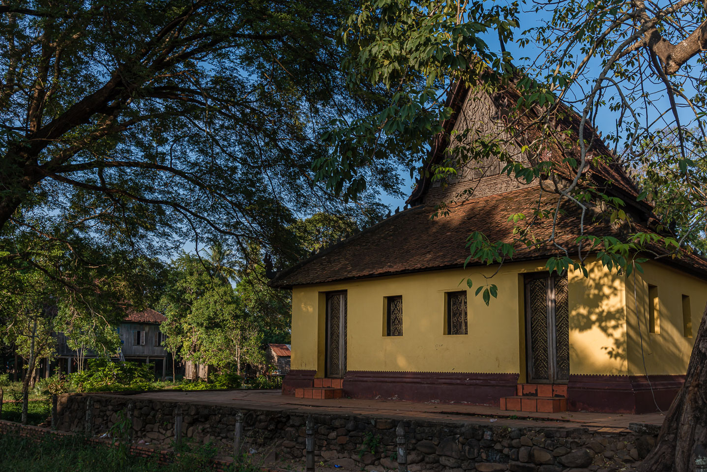 CA170196-Kratie-Wat-Roka-Kandal.jpg