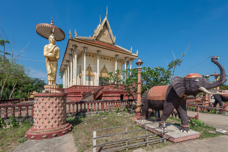 Kratie - Phrek Shamlak pagoda CA170398-Kratie---Phrek-Shamlak-pagoda.jpg