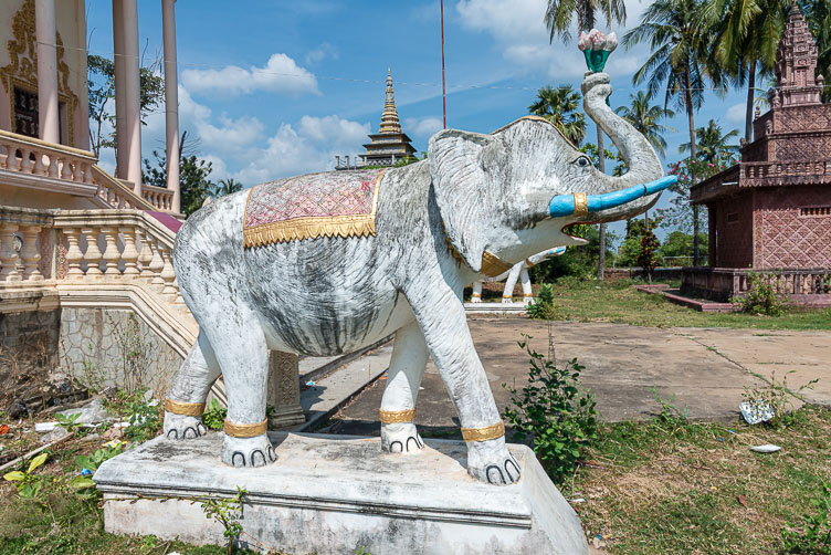 Decorative elephants at Chhlong CA170442-Decorative-elephants-at-Chhlong.jpg