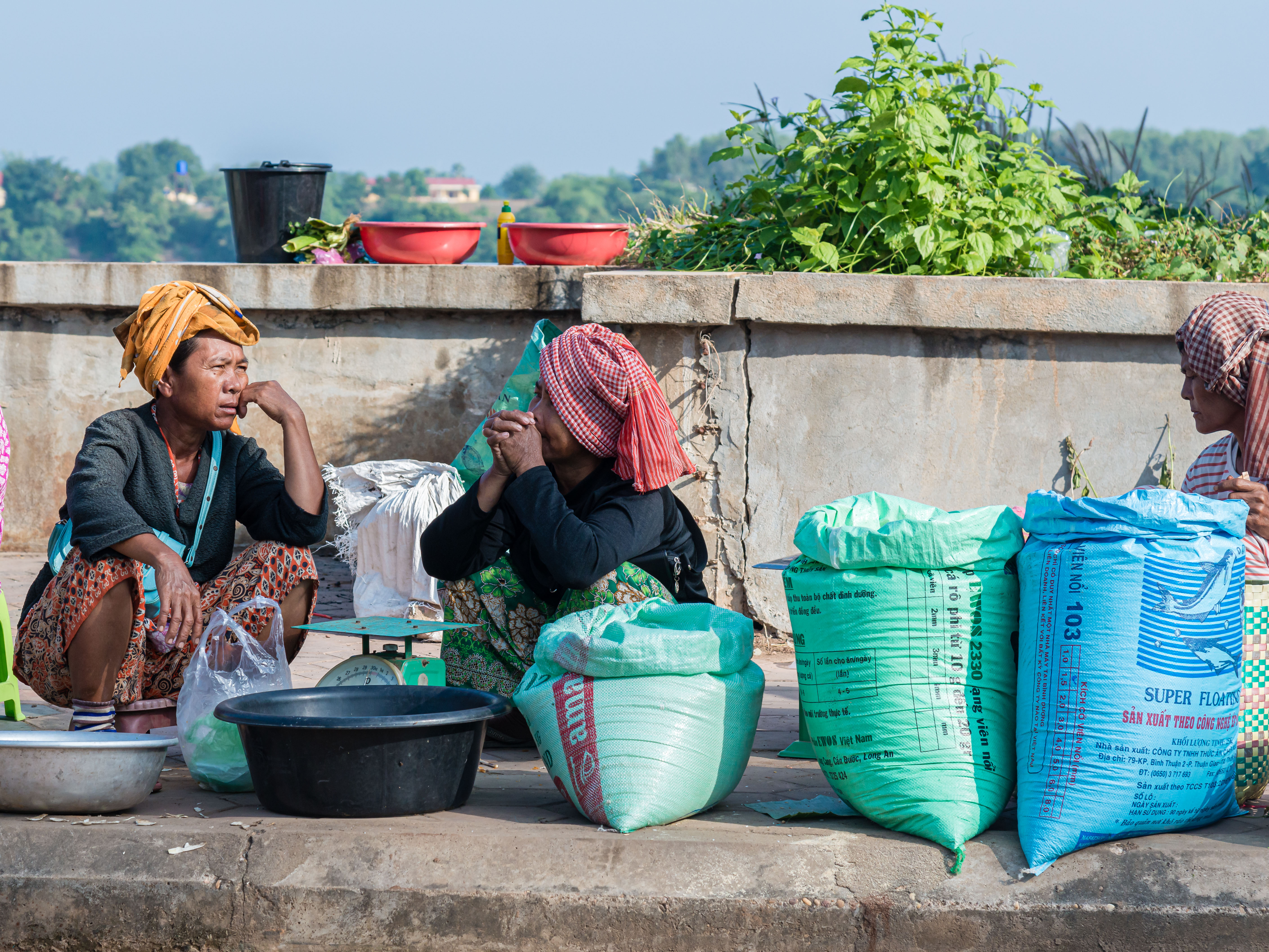 CA170110-Stung-Treng-Riverside-market.jpg