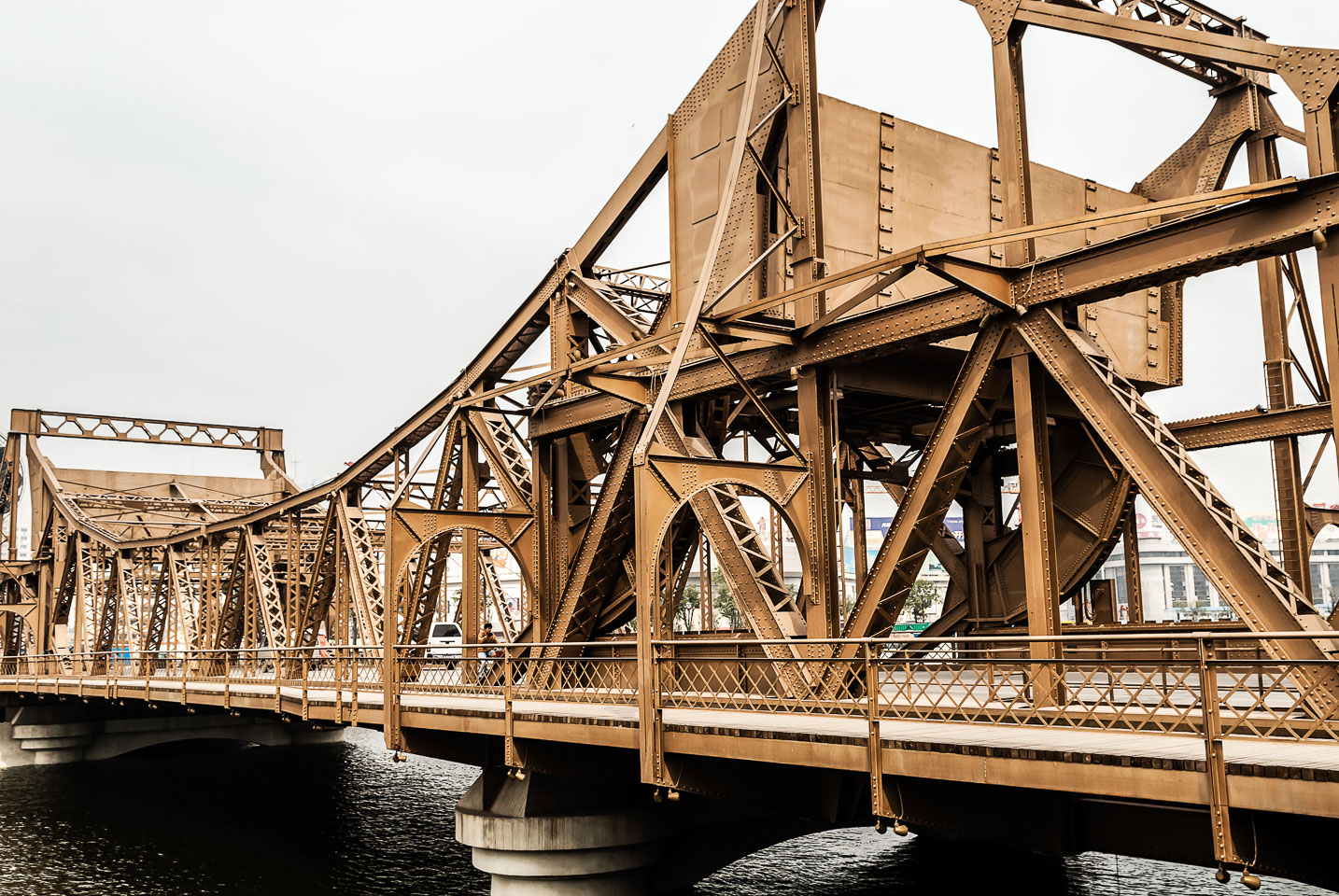 CN072474-Tianjin-old-steel-bridge.jpg