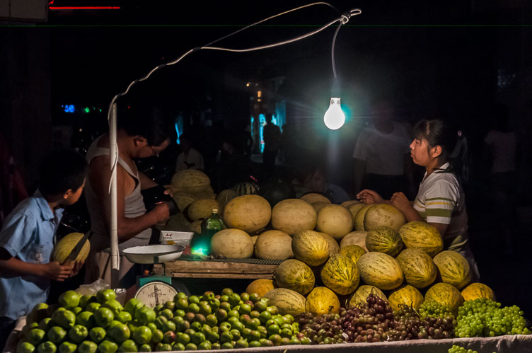 Dunhuang Nightmarket CN090061-Dunhuang-Nightmarket.jpg