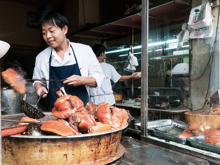 CN090766E-Tianshui---food-stall_.jpg