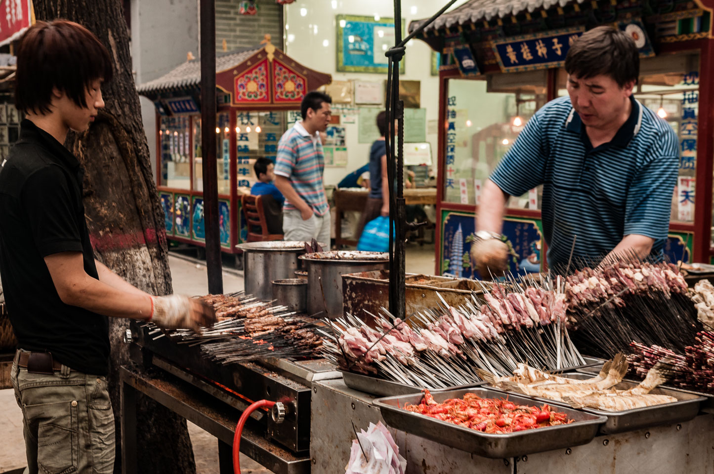 CN090964-Kebab-salesman-in-the-Xian-muslim-area.jpg