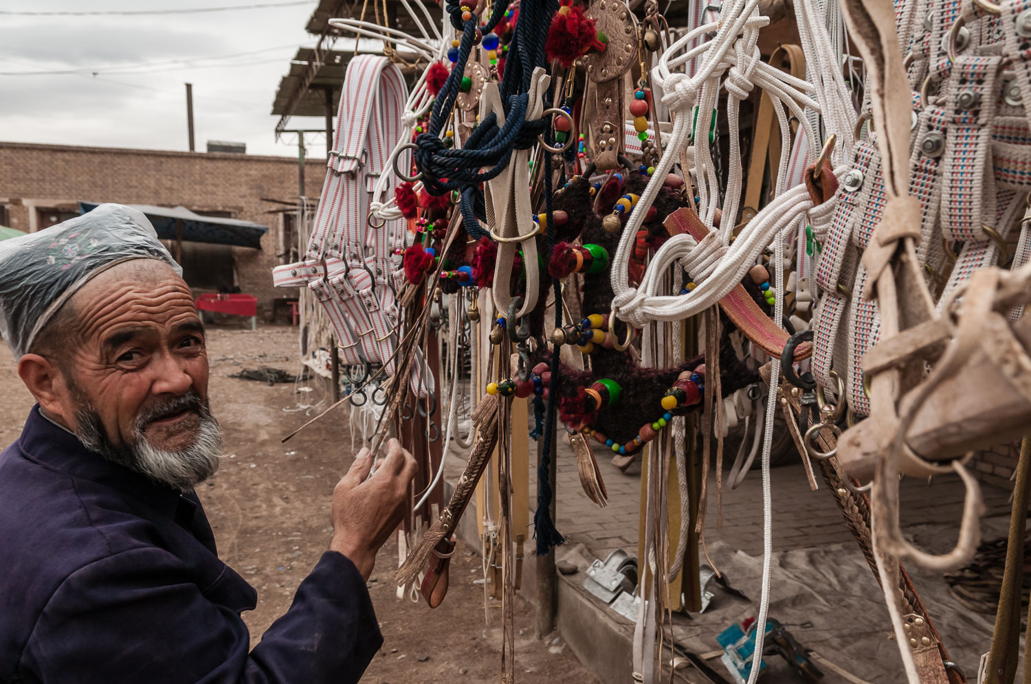 CN090449-Kashgar-livestock-market.jpg