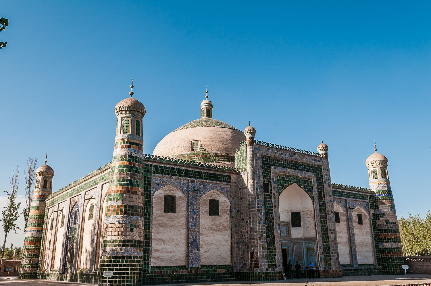 CN090606E-Kasthgar-Aka-Hoja-Tomb.jpg