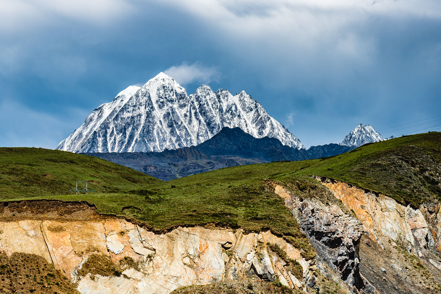 CN151844E-Yala-Shan-mountain-seen-from-Tagong.jpg