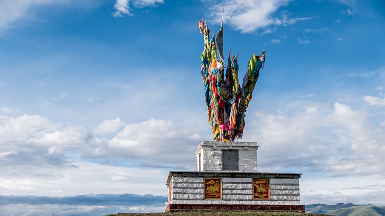 CN151683-Prayer-flags-Tagong.jpg