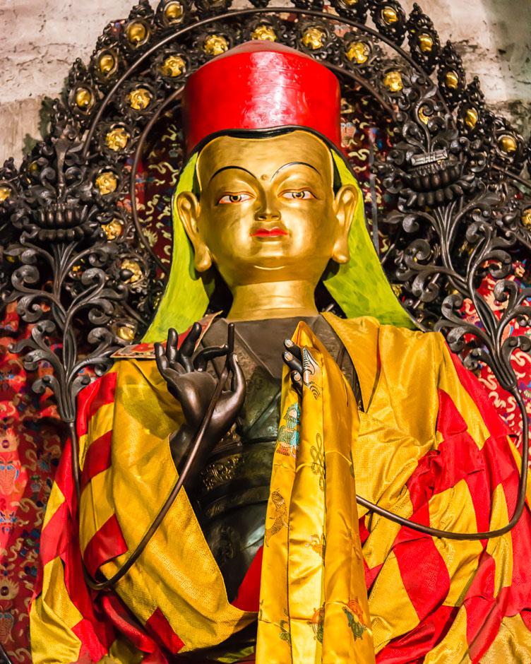 Tulku statue at the Tagong Lamasery CN151789E-Tulku-statue-at-the-Tagong-Lamasery.jpg