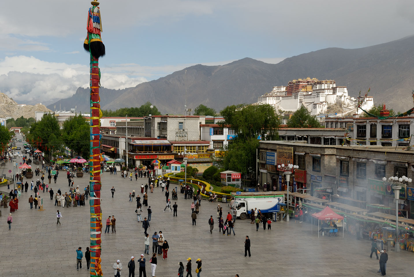 CN071039-Lhasa-Barkhor.jpg