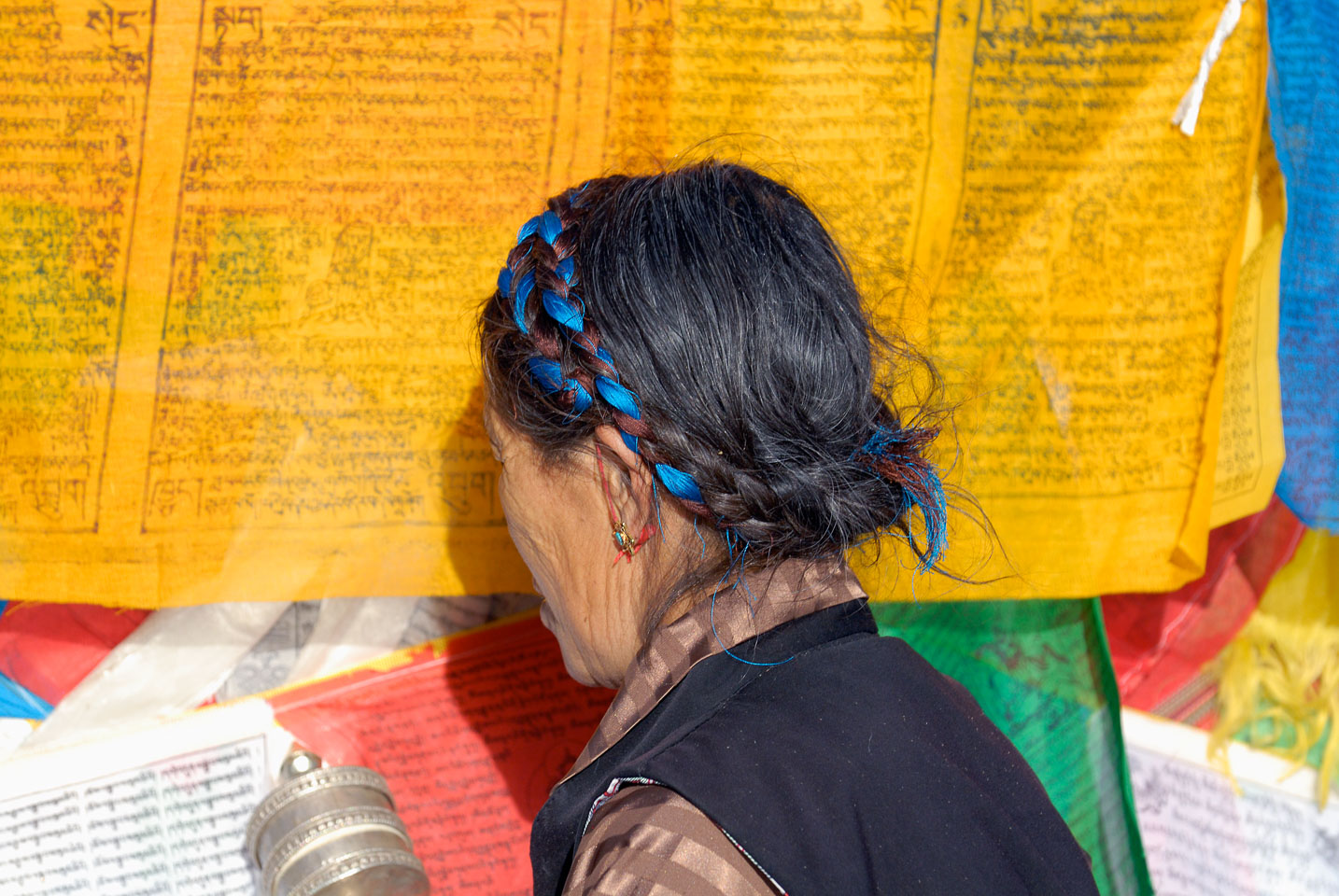 CN071081-Lhasa-Pilgrim-at-Barkhor.jpg