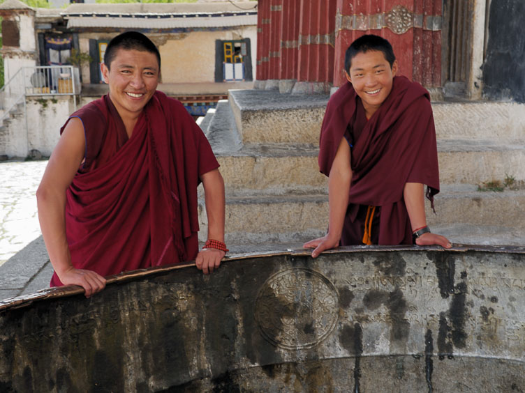 CN070871-Lhasa-Drepung-Monastery_.jpg