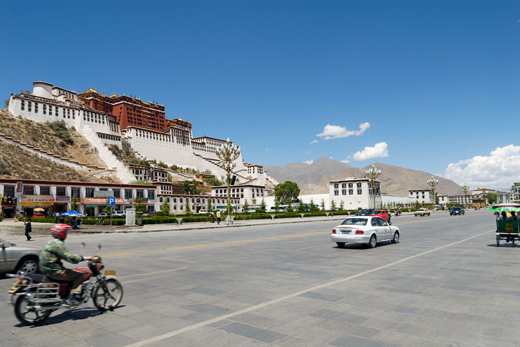 CN070914-Lhasa-Beijing-road.jpg