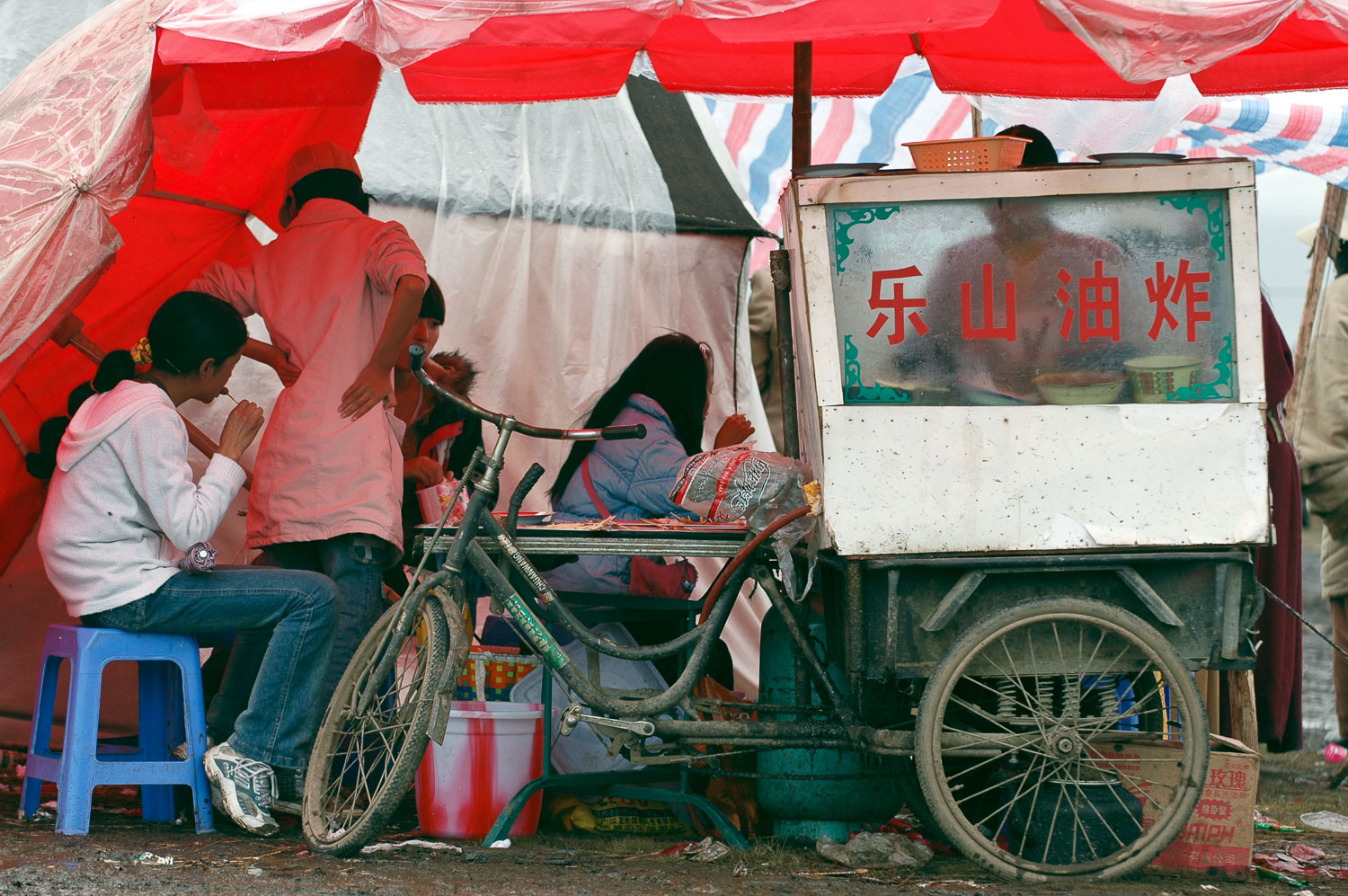 CN050180-A-small-restaurant.jpg