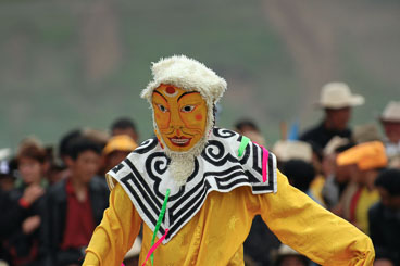 CN050095-Masked-dancer.jpg CN050095-Masked-dancer.jpg