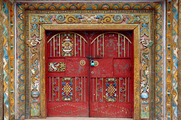 CN050237-Ornamented-door.jpg