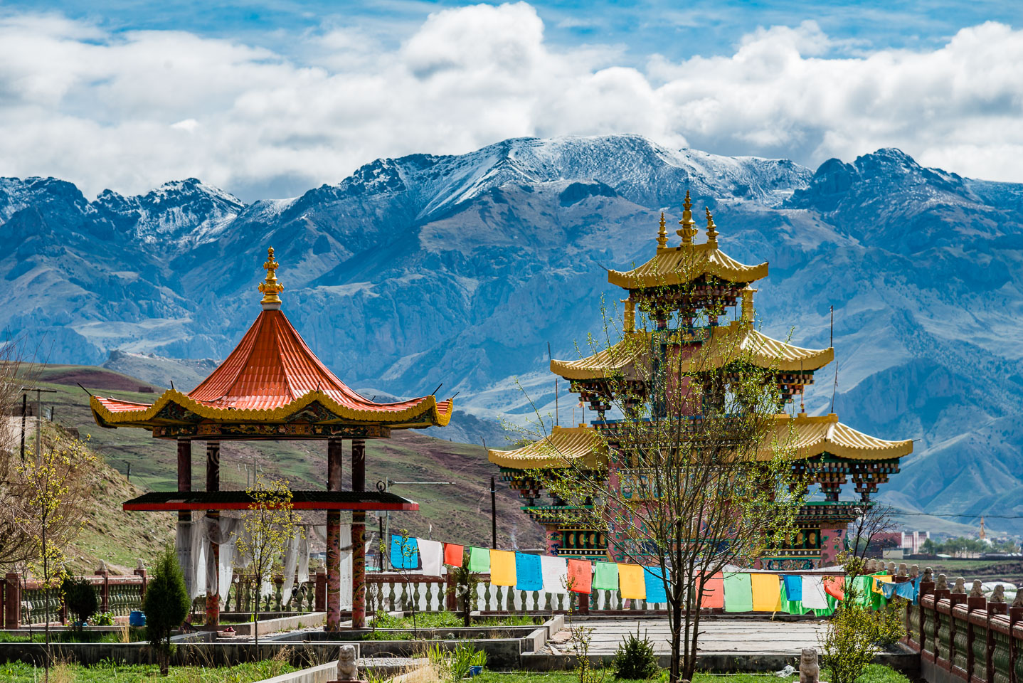 CN150767-Nangchen-mountain-view-from-Palme-monastry.jpg