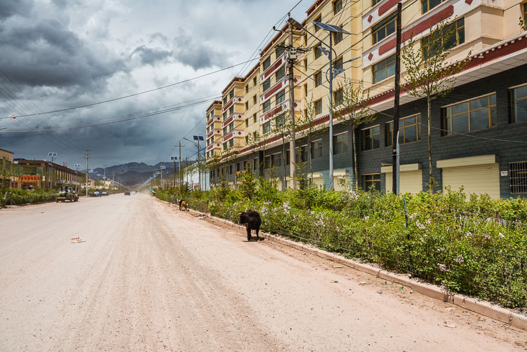 CN150777-Nangchen-the-outskirts-of-Shorda.jpg