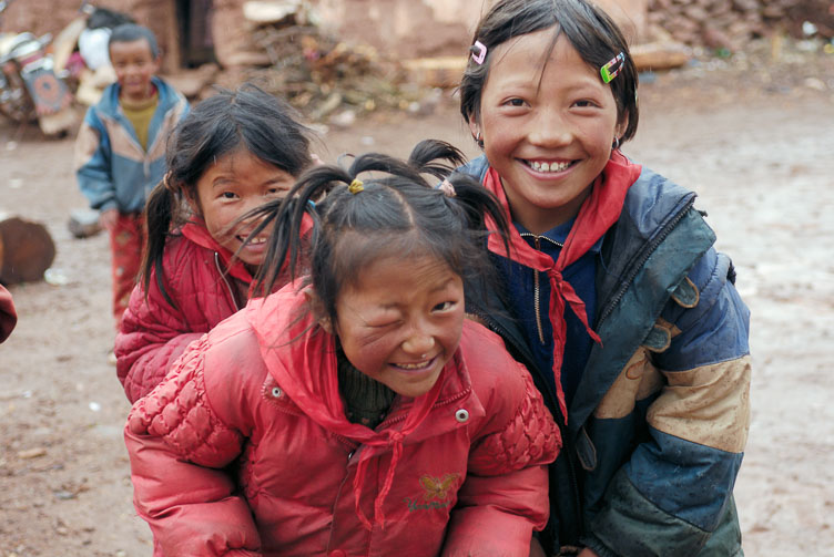 Yanyin to Markham-Gartok-shy but posing CN070550-Yanyin-to-Markham-Gartok-shy-but-posing_.jpg