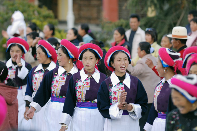 Zhongdian-folk dancing at a village square CN070286-Zhongdian-folk-dancing-at-a-village-square.jpg