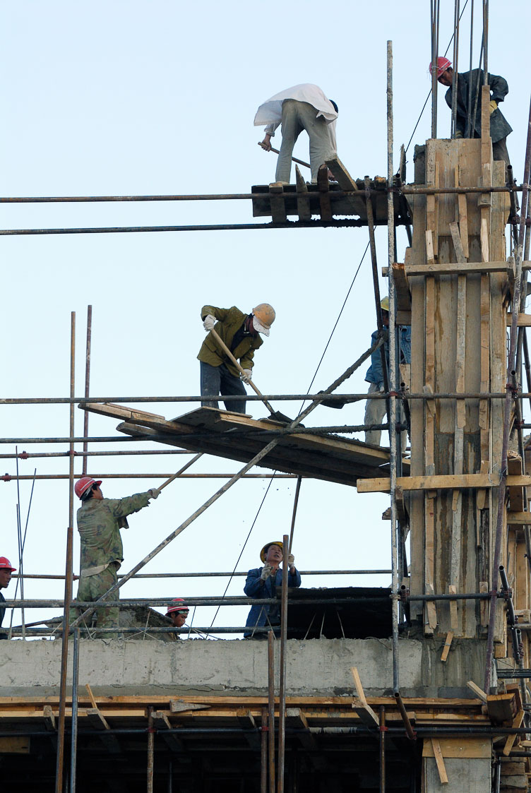 CN070364-Y-Zhongdian-Construction-workers.jpg