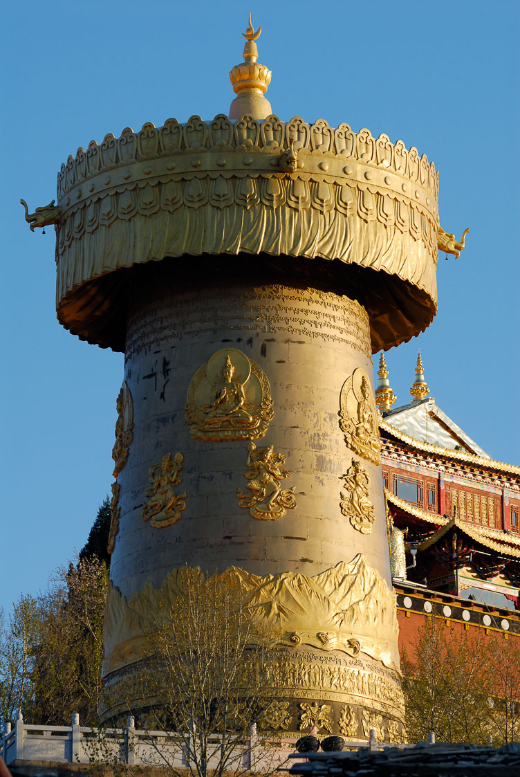 The huge prayer wheel CN070365-The-huge-prayer-wheel.jpg