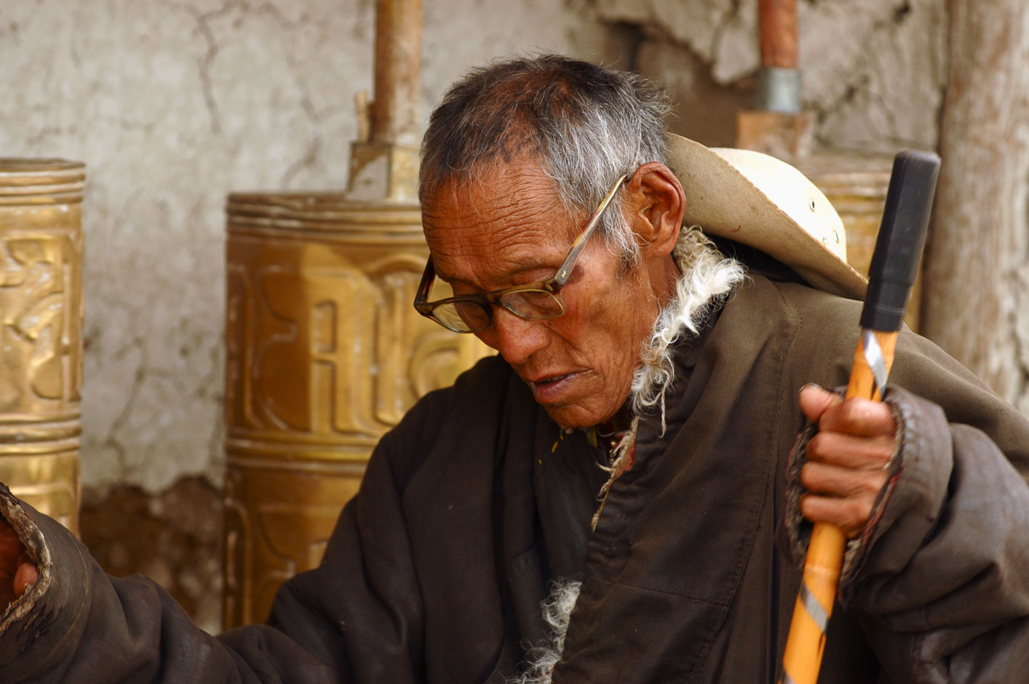 CN050505-at-a-Monastery-in-Xiewu.jpg