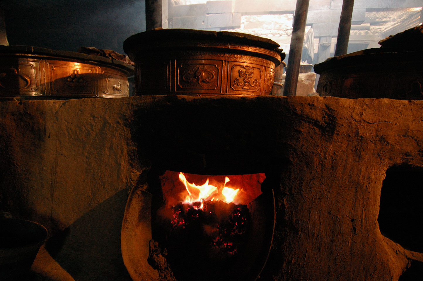 CN050531-Monastery-kitchen-Xiewú.jpg