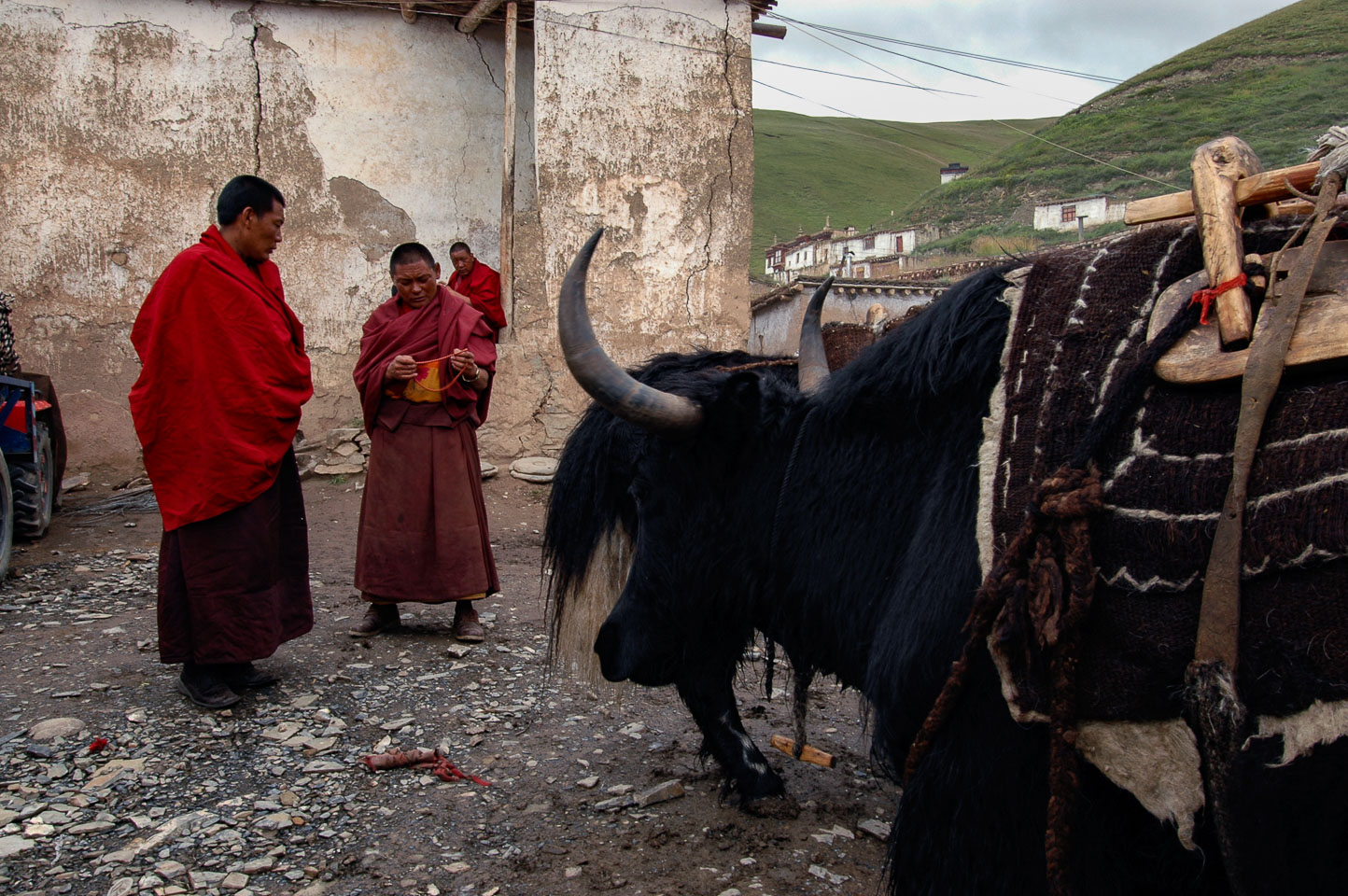 CN050539-Transport-from-a-monastery-Xiewu.jpg