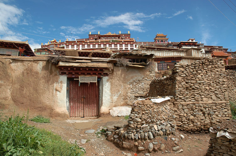 CN050263-Ganzi-The-Monastery.jpg